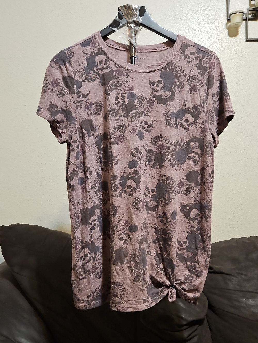 torrid Mauve Floral Skull Short Sleeve Tee with Front Tie